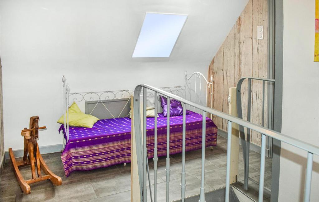 Posteľ alebo postele v izbe v ubytovaní 3 Bedroom Beautiful Home In Lanvellec
