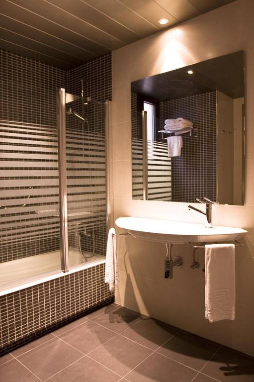 Barcelona House, Barcelona – Updated 2023 Prices