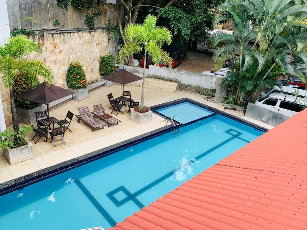 Bazén v ubytování Hotel Gangaaddara nebo v jeho okolí