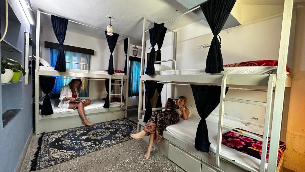 Palanda nebo palandy na pokoji v ubytování Dreamyard Udaipur