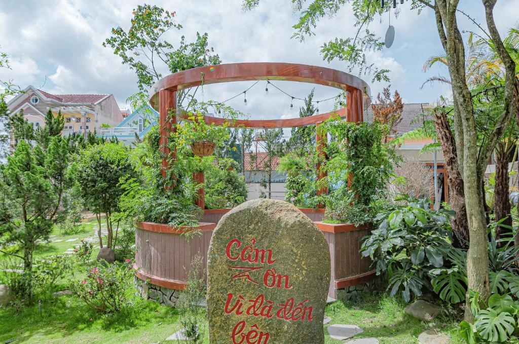 Vườn quanh An Mai Boutique Hotel