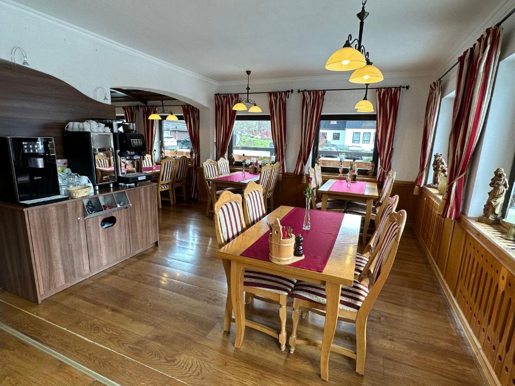 Kuchyň nebo kuchyňský kout v ubytování Hotel Gundl Alm