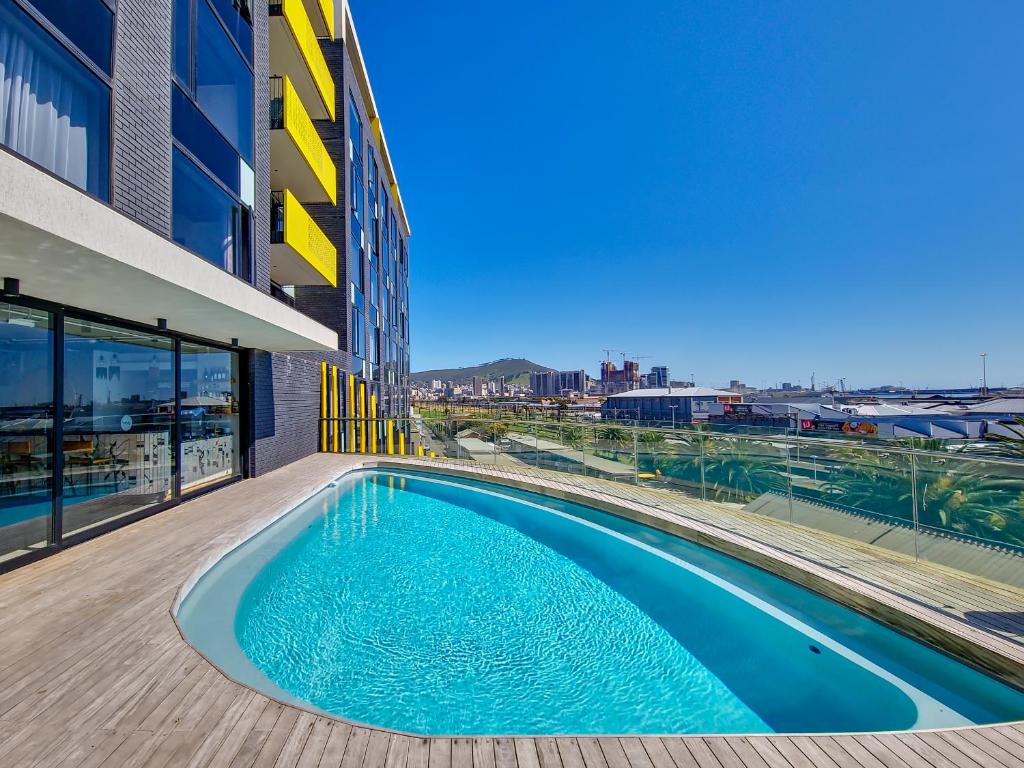 Modern and New with Harbour View, Cape Town (updated prices 2024)