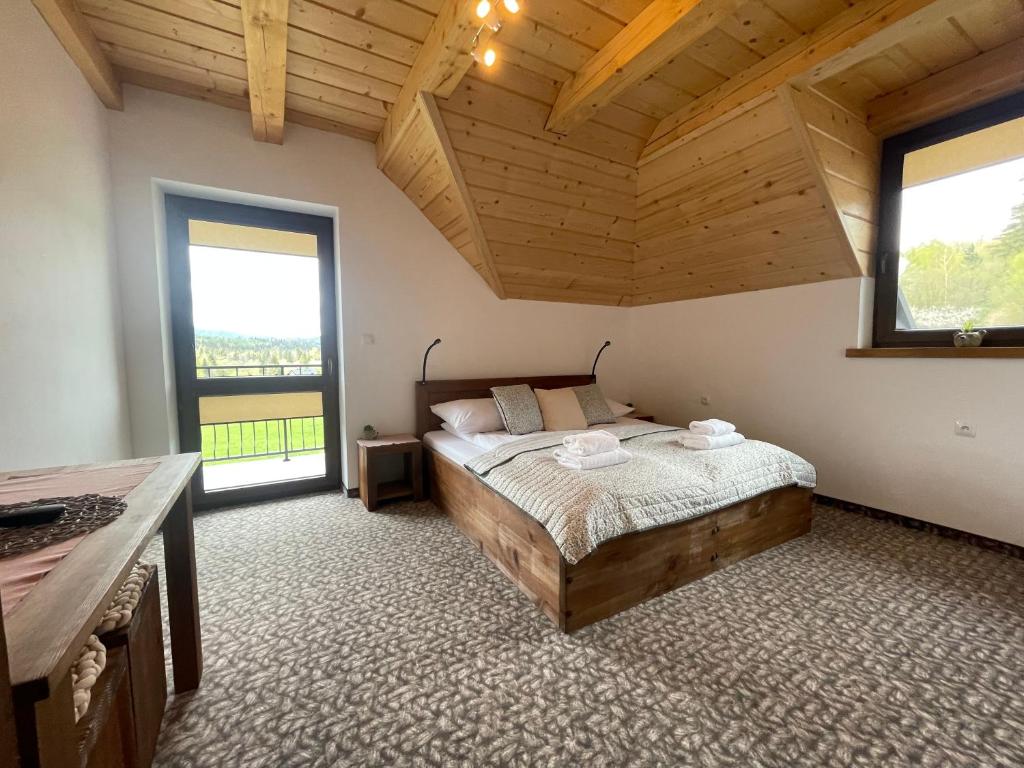 Smerek 119- Baza Przy Szlaku - 19