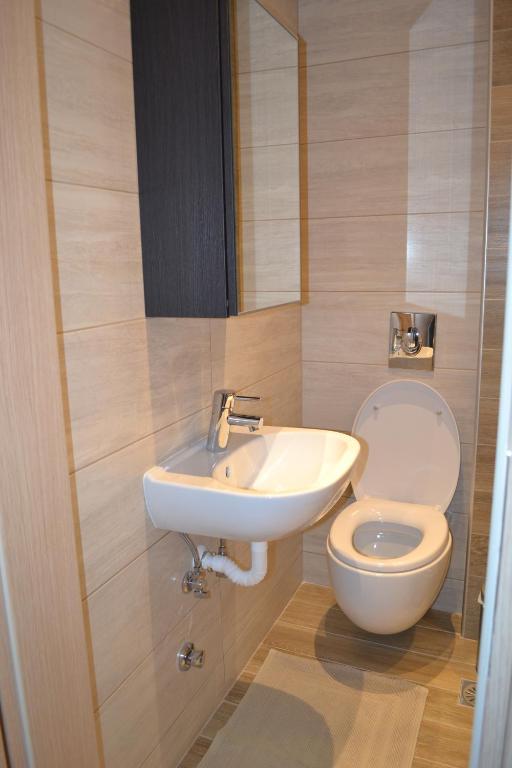Łazienka w obiekcie Kalamaria brand new 1 bedroom apartment