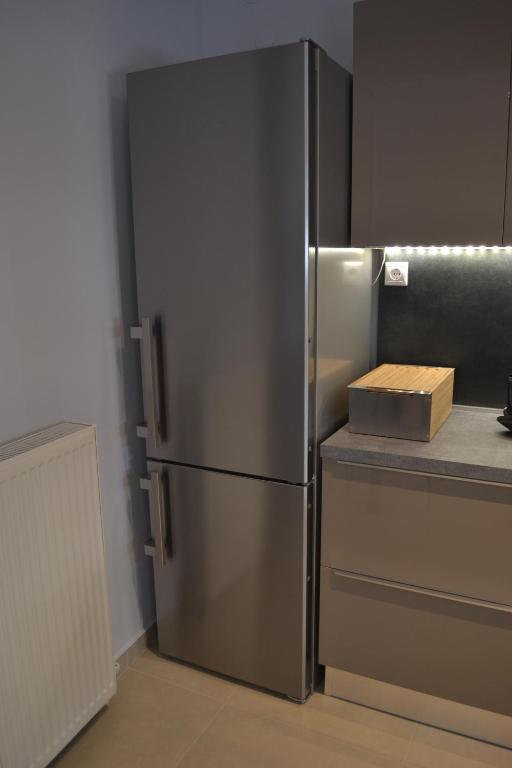 Kuchnia lub aneks kuchenny w obiekcie Kalamaria brand new 1 bedroom apartment