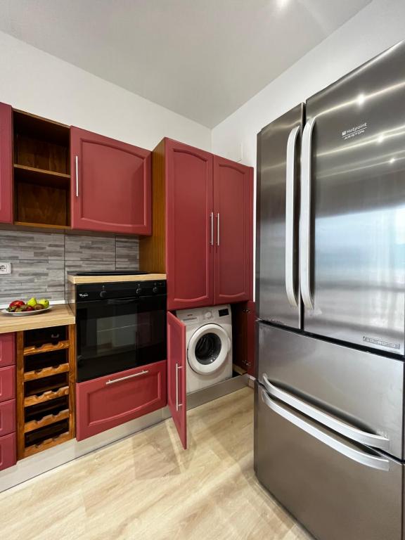 A kitchen or kitchenette at Renovated Loft with Vesuvio view terrace