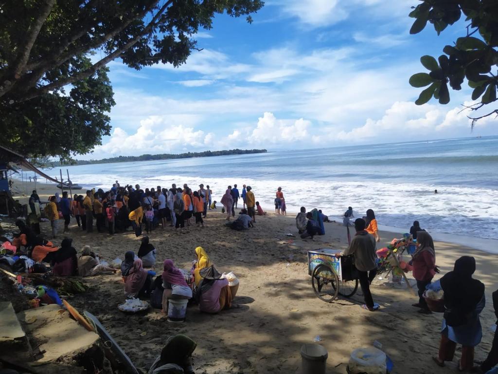 PANTAI CARITA KONDOMINIUM by Snwj