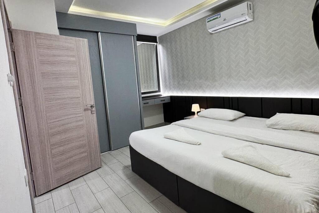 luxury room (06)near downtown