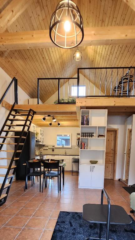 Cozy little house, Ljubljana (preços atualizados para 2024)