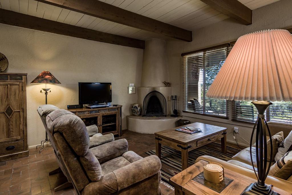 Artist Road #30, 2 Bedrooms, Fireplace, Pool Access, Washer/Dryer, Sleeps 4 - Appartement