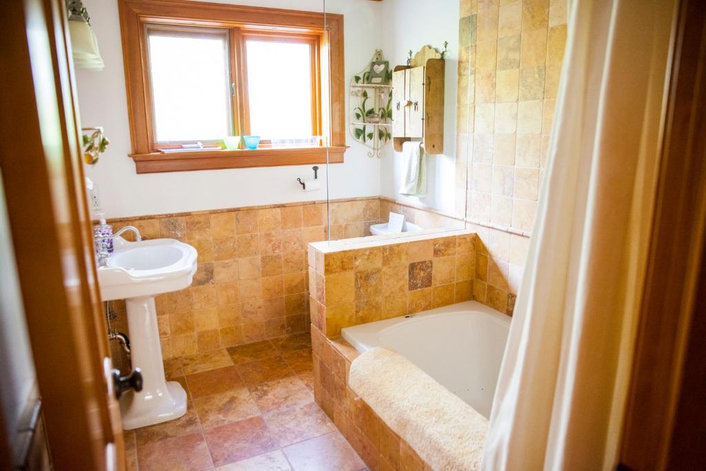 Honey Maple Grove BnB - Camera Queen Deluxe