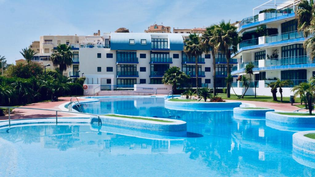 The swimming pool at or close to Atico lujo primera linea, terraza, piscina, parking
