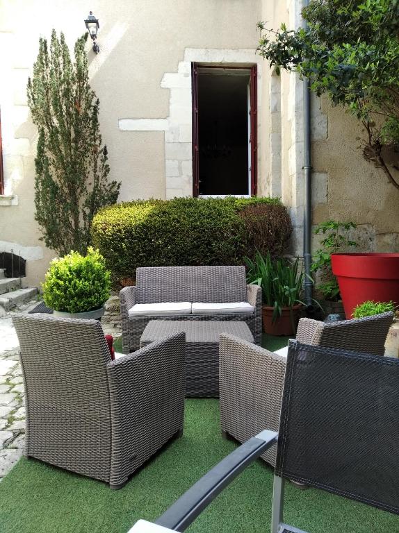 Posedenie v ubytovaní Le Logis de Saint Cyr
