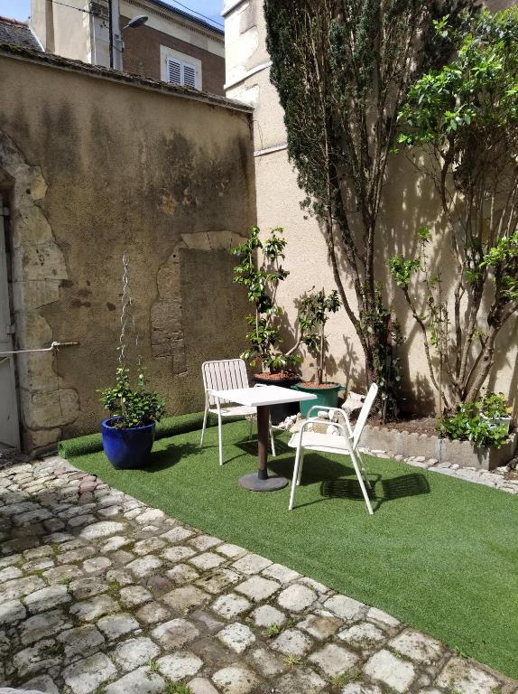 Vonkajšia záhrada v ubytovaní Le Logis de Saint Cyr