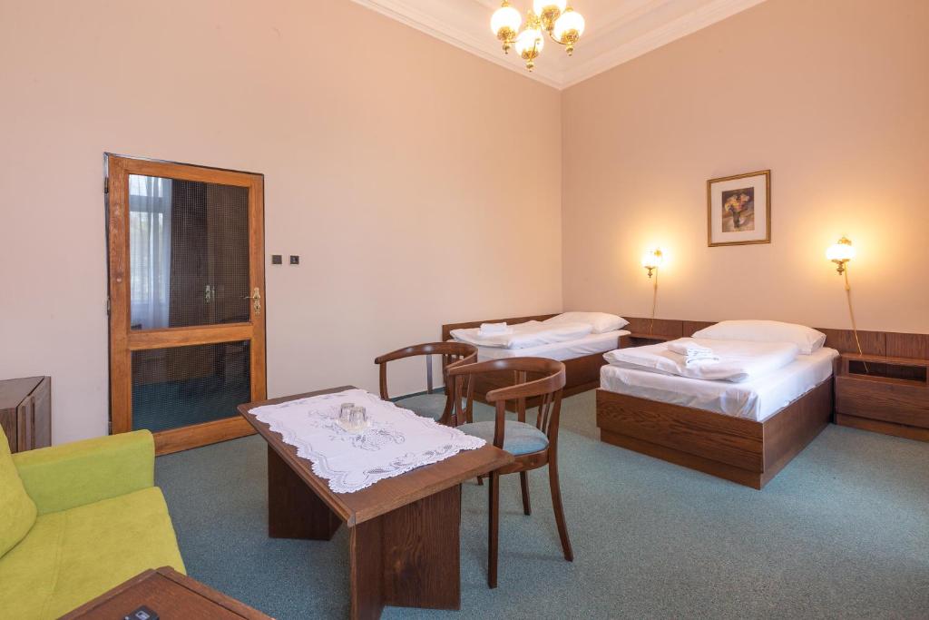 Hotel Slovan Plzen - Resim 7