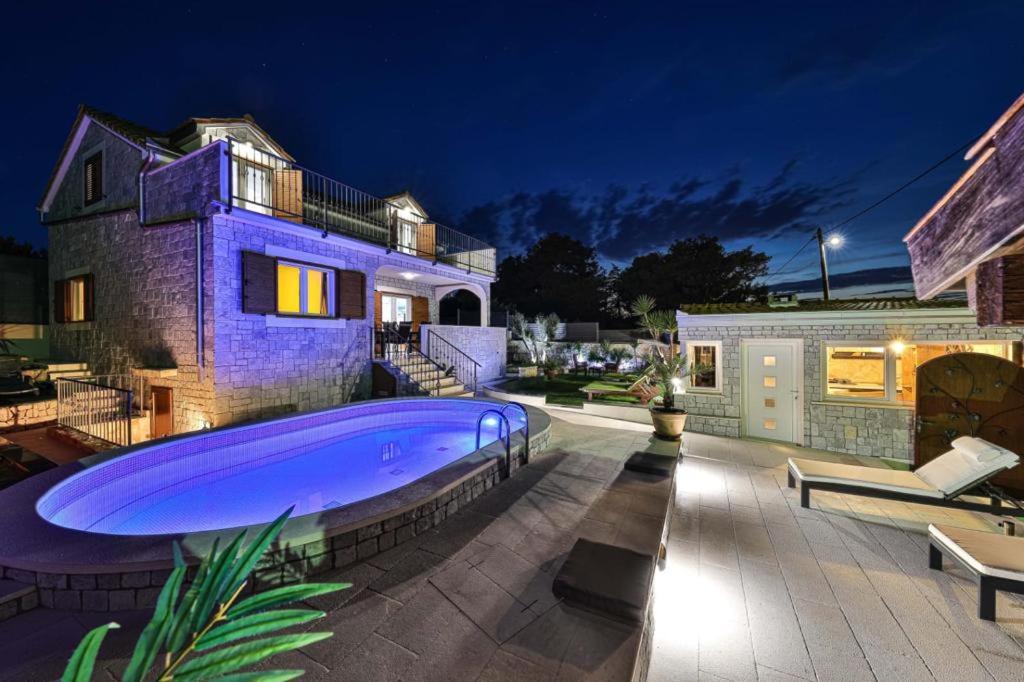 Πισίνα στο ή κοντά στο Villa Pinia