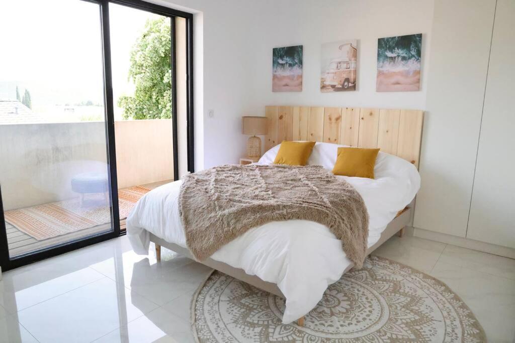 Cama ou camas em um quarto em Villa Luxe Oasis