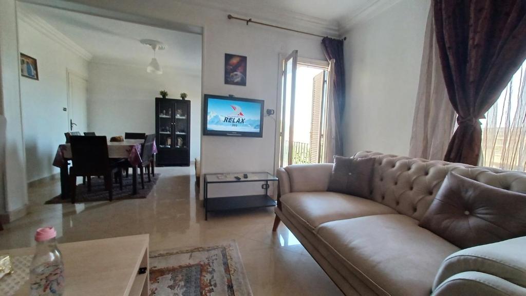 Apartment Comfortable and highly secure place ,very near to downtown