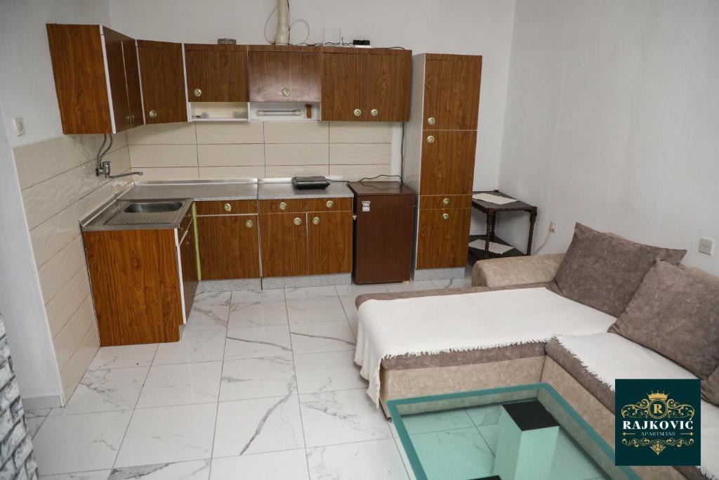 Kuchyň nebo kuchyňský kout v ubytování Apartmani Rajkovic