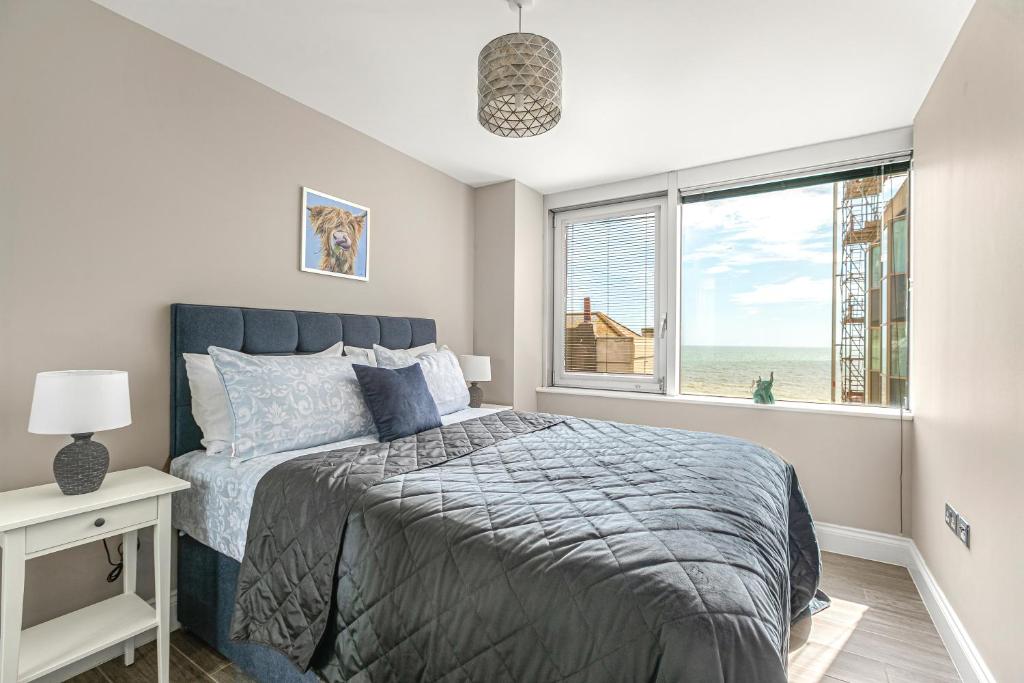 Airhost's Brighton's Best Green Diamond Escape with Sea Views - Apartment