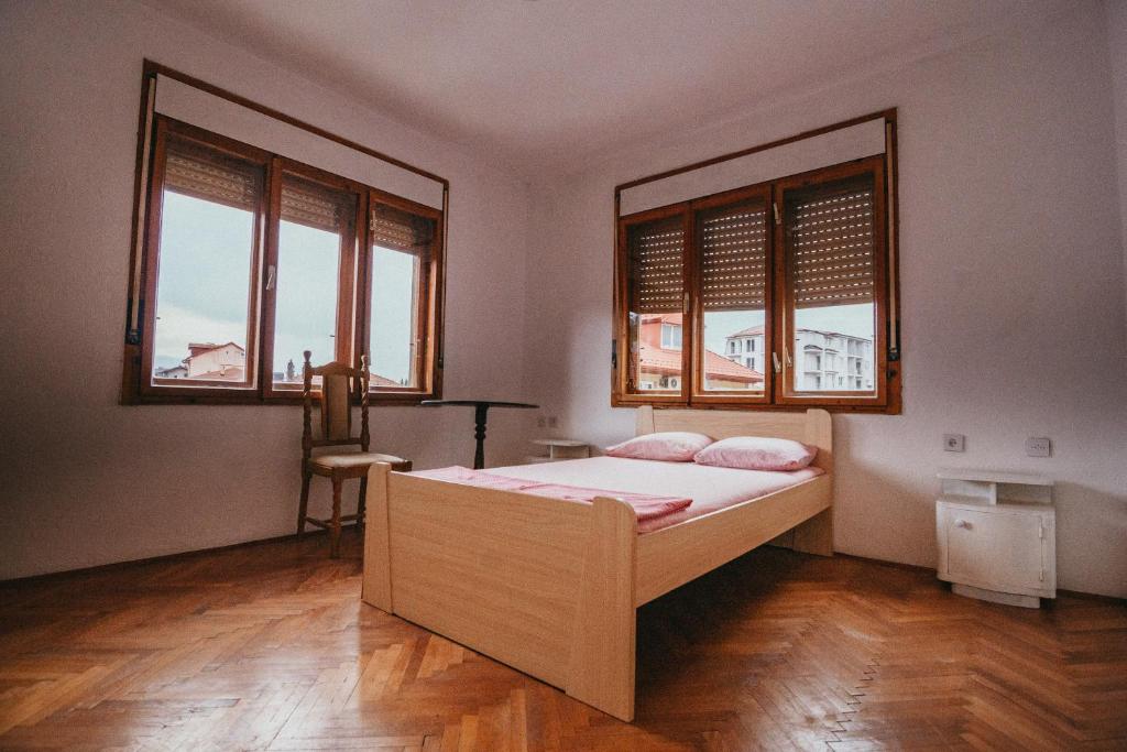 Postel nebo postele na pokoji v ubytování Sunset Lake hostel