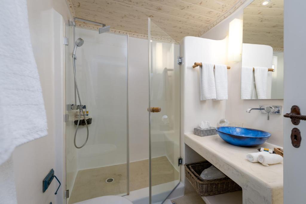 Iconic Santorini, a Boutique Cave Hotel by Sandglass - 11