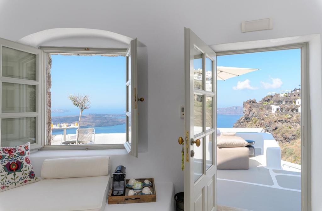 Iconic Santorini, a Boutique Cave Hotel by Sandglass - 10