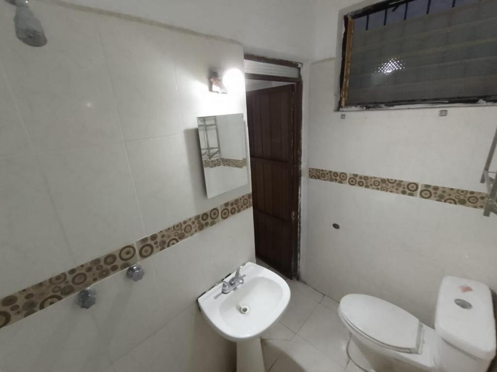 Koupelna v ubytování Hotel Abasolo Habitación doble