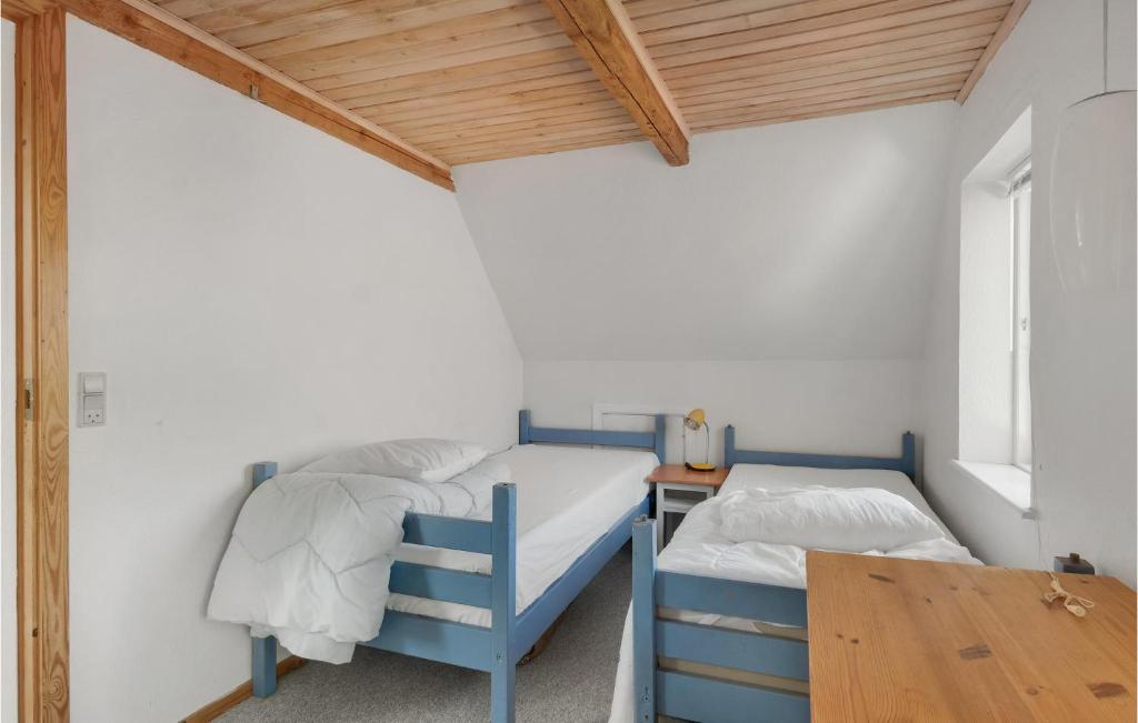 Katil atau katil-katil dalam bilik di 2 Bedroom Pet Friendly Home In Samsø