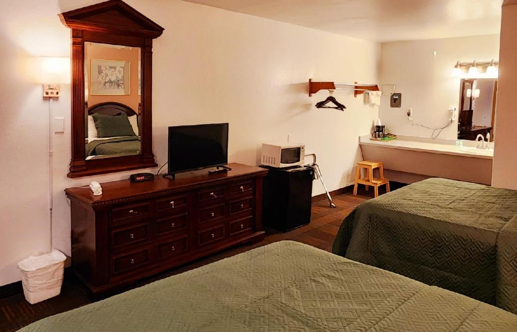 Silver Saddle Motel - Chambre Queen Avec Deux Lits Queen