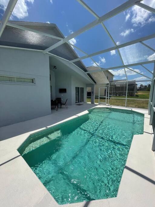Disneys' Epic Modern Place with private pool., Haines City (updated