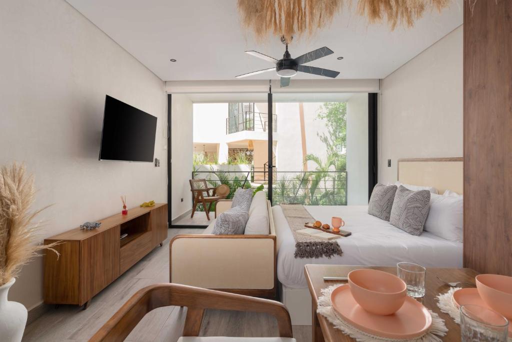 Chaac - King Suite With Balcony