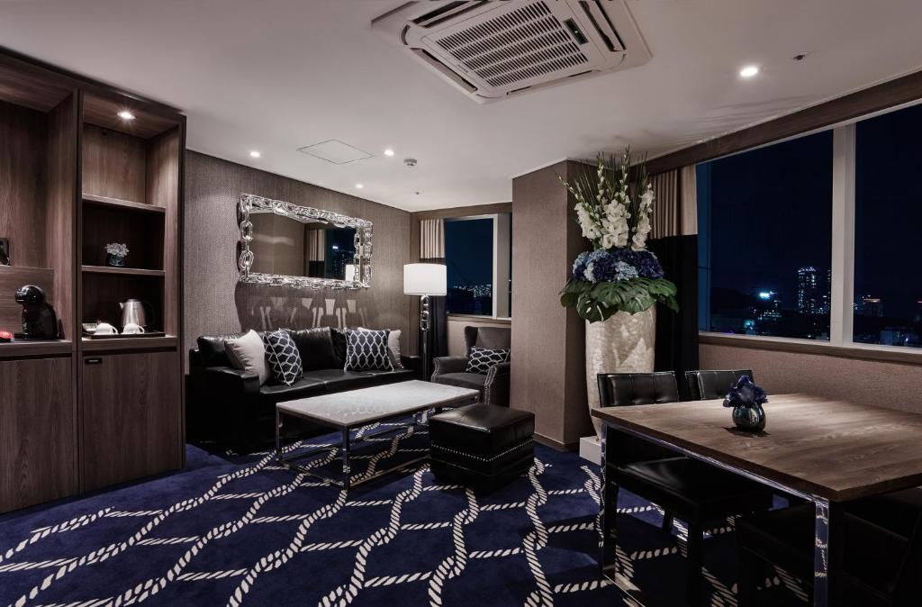 Kent Hotel Gwangalli by Kensington - King Suite Con Ocean View