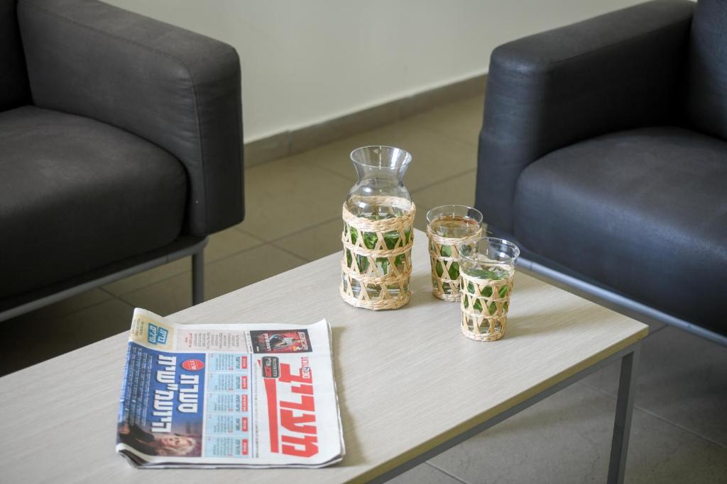 Posezení v ubytování דירות גני תערוכה - TLV university apartments near Expo by Sea N' Rent