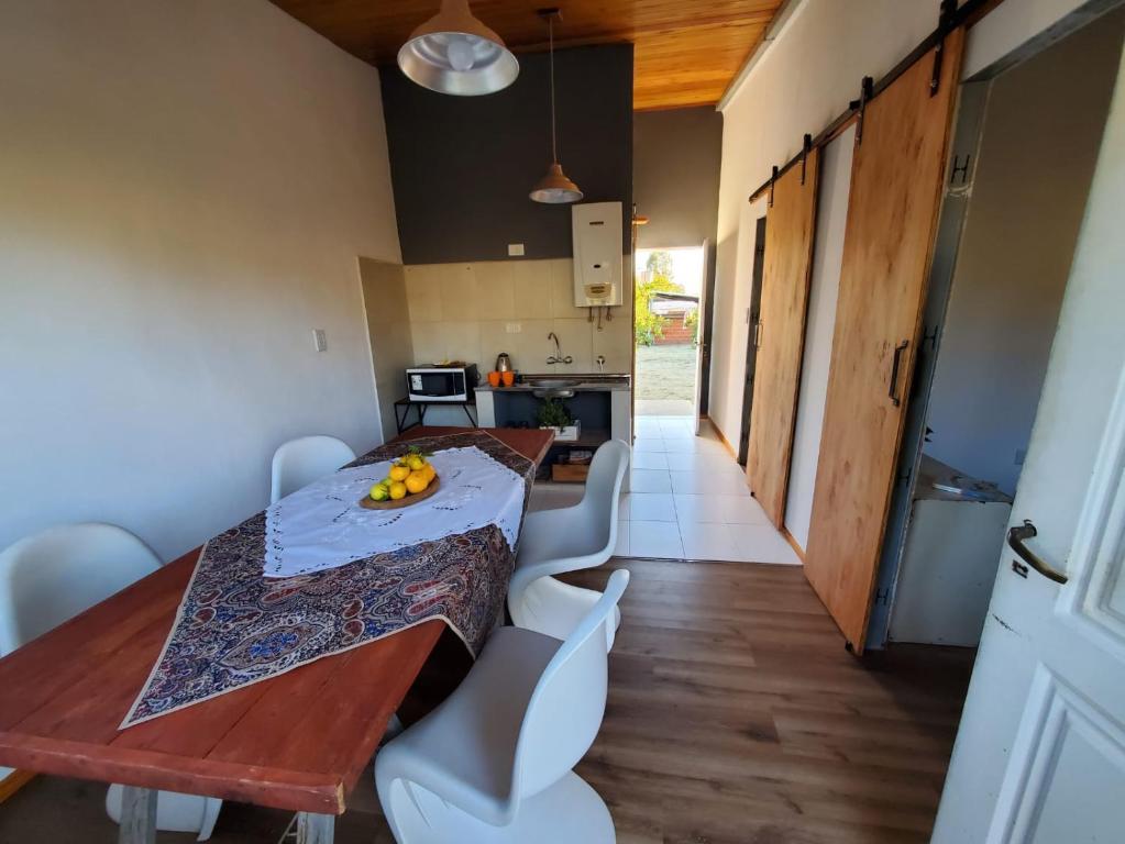 Kuchyň nebo kuchyňský kout v ubytování En Concordia, casa estilo industrial con amplio patio a 10 minutos de la plaza principal