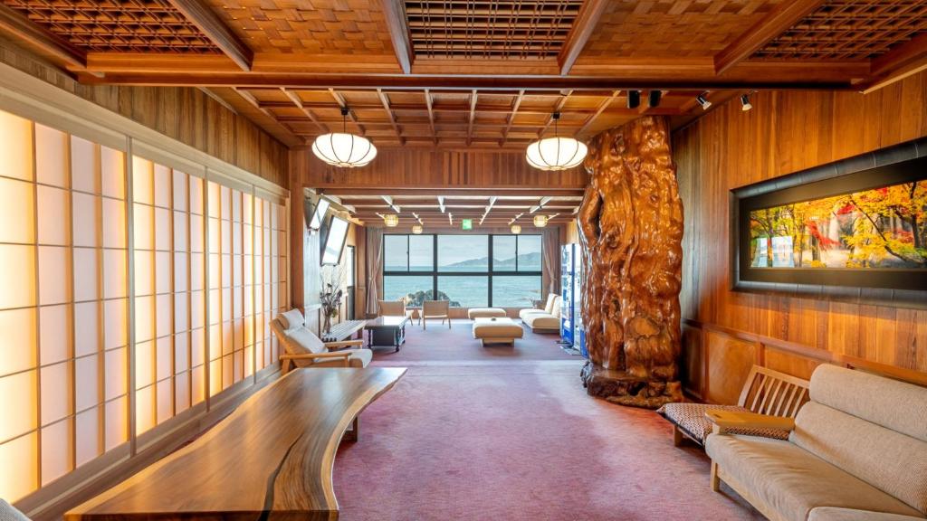 Posezení v ubytování Genkai Ryokan