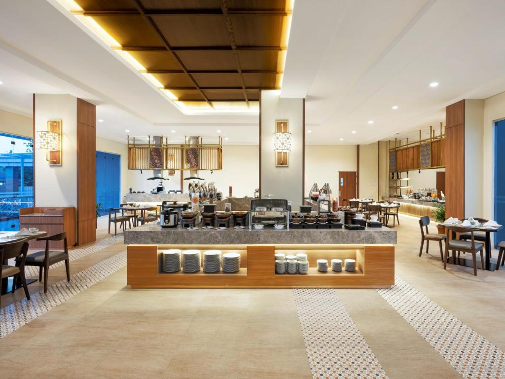 Restaurace v ubytování Hotel Santika Gunungkidul