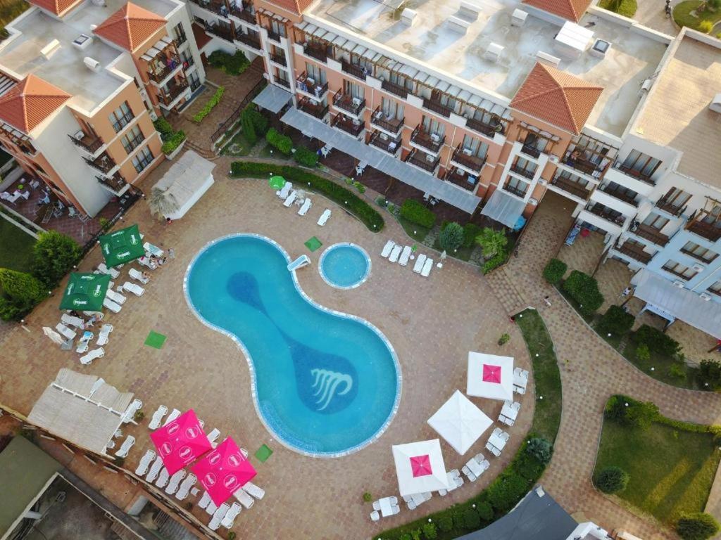 Bazén v ubytování Hotel Paradise Garden nebo v jeho okolí
