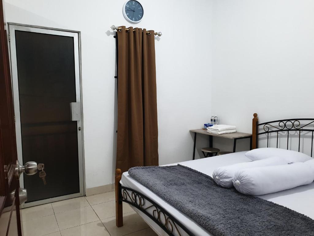 HAPDESKO HOMESTAY - 带阳台的特大号床间
