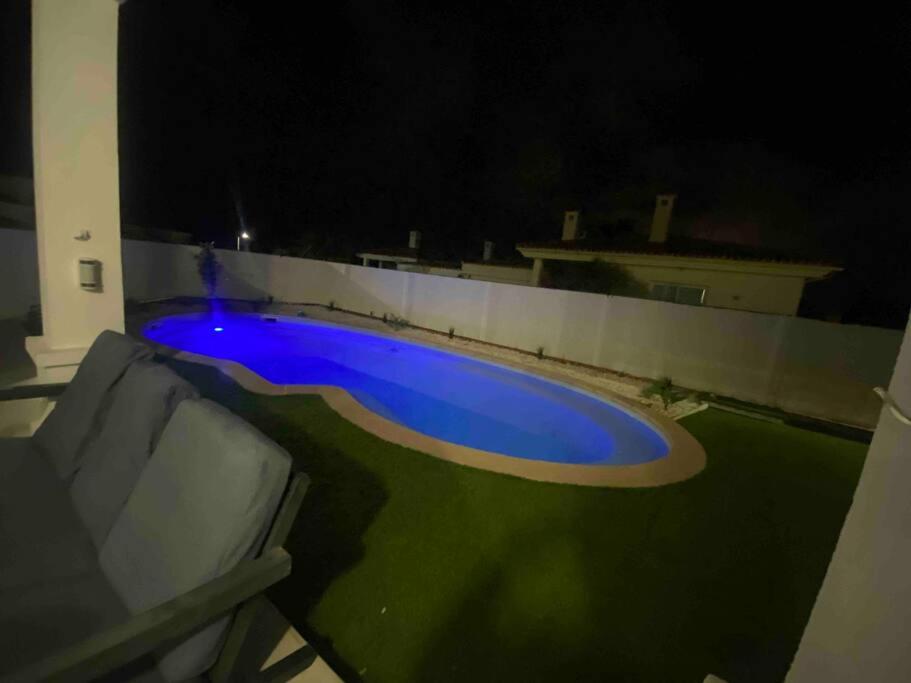 Bazén v ubytovaní cosy villa with private pool alebo v jeho blízkosti