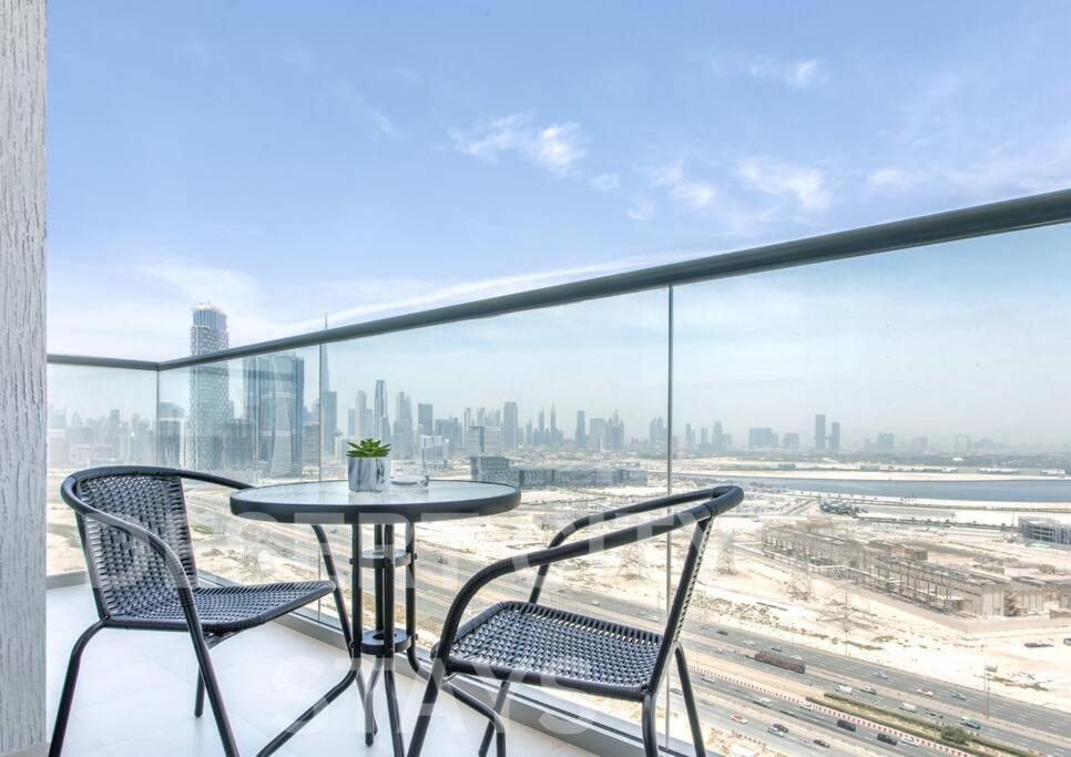 Balkón nebo terasa v ubytování 2 Bed in Sobha Creek Vista Reserve with Burj Khalifa views hosted by Desert City Stays
