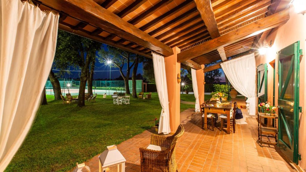 Ogród w obiekcie Villa Elisa 16, Emma Villas