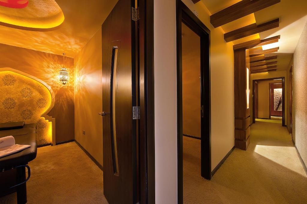 Lotus Grand Hotel - Resim 21