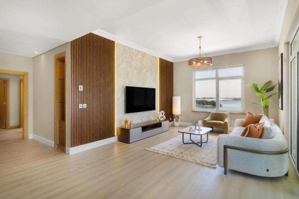 Breathtaking Sea View Mahogany 4BR in PalmJumeirah