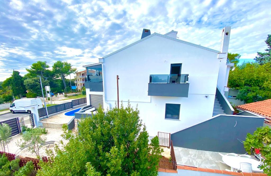 Budynek, w którym mieści się apartament