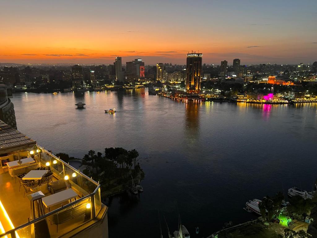 Sky Moon Cairo Hotel