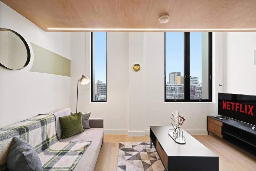 Skygardens Stylish Central Duplex Roof Garden, Manchester (updated