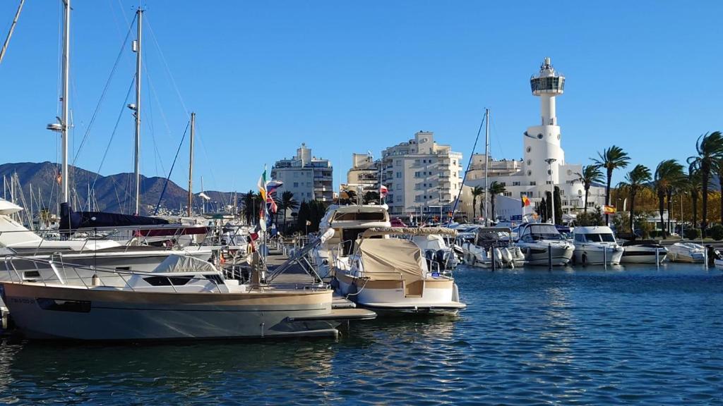 XALET AMB PISCINA PRIVADA, Empuriabrava – Precios ...