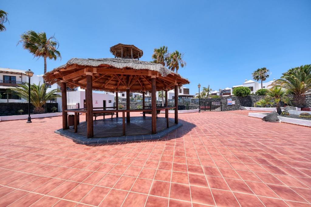 Fotografie z fotogalerie ubytování Casa Yare, shared pool, air-con, fast wifi v destinaci Costa Teguise